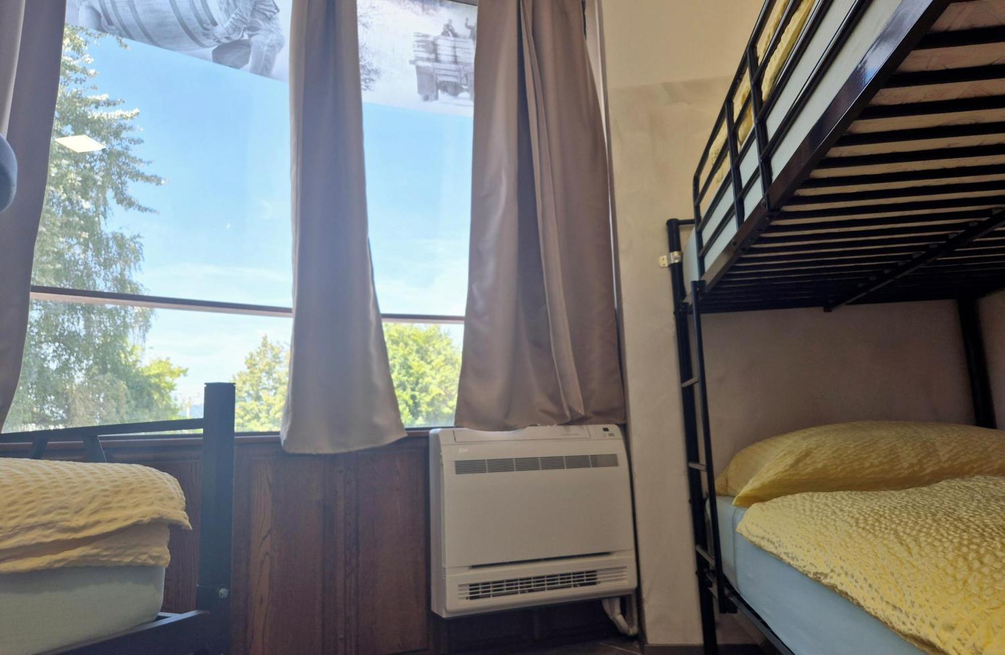 Bled Lesce Station Rooms And Beds Екстериор снимка