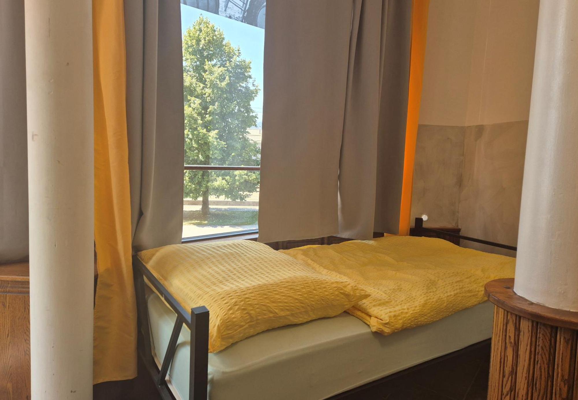 Bled Lesce Station Rooms And Beds Екстериор снимка