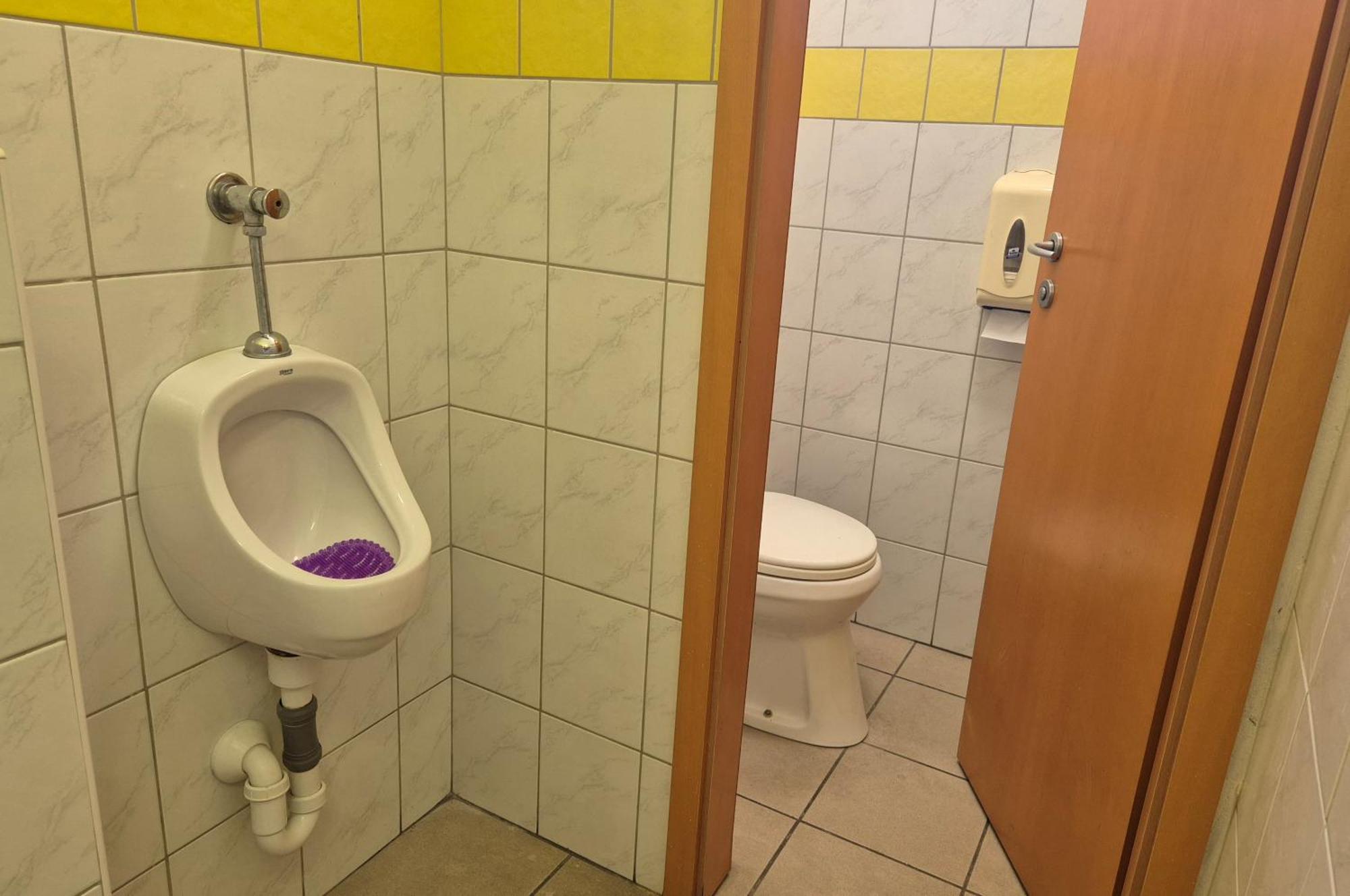 Bled Lesce Station Rooms And Beds Екстериор снимка